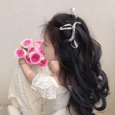 乐坛天后恋情细节流出，公司火速否认，前后半年持续发酵